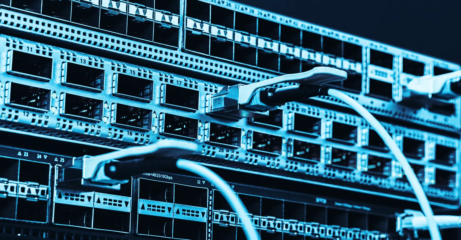 Ağ anahtarı ve fiber optik bağlantılar